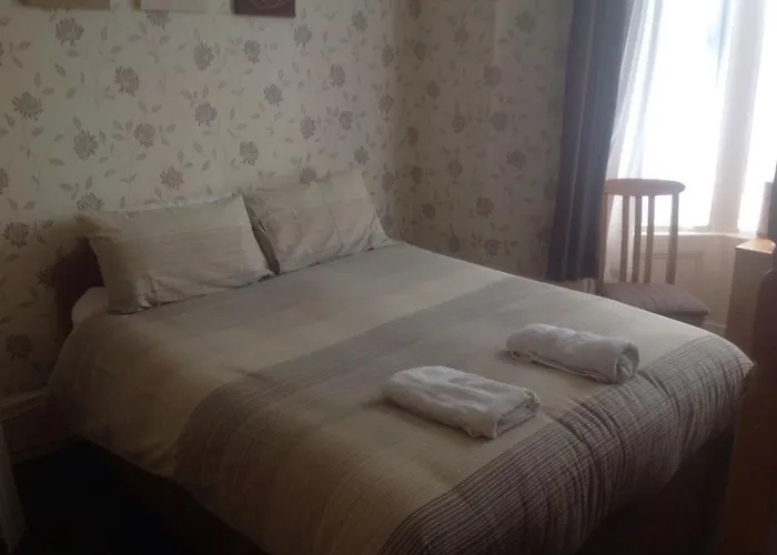 San Diego Guest House - Near Pleasure Beach