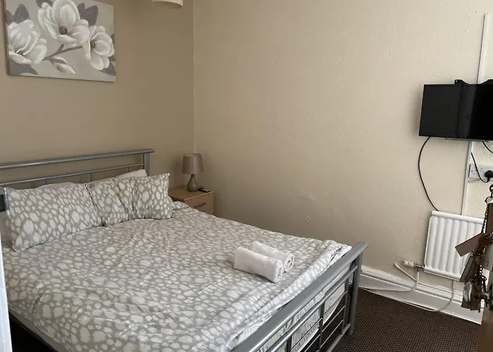 San Diego Guest House - Near Pleasure Beach